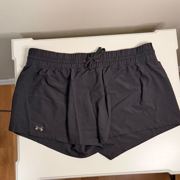 11 pairs of women’s running shorts all large - Picture 9 of 12